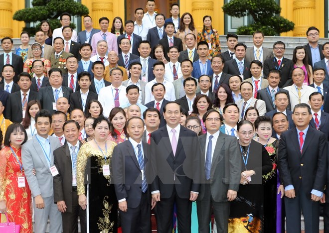 Chủ tịch nước gặp mặt đại biểu doanh nghiệp nhỏ và vừa Việt Nam
